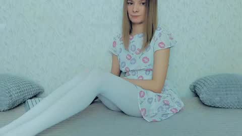 Lily online show from January 18, 7:17 am