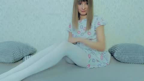 Lily online show from March 7, 7:08 am