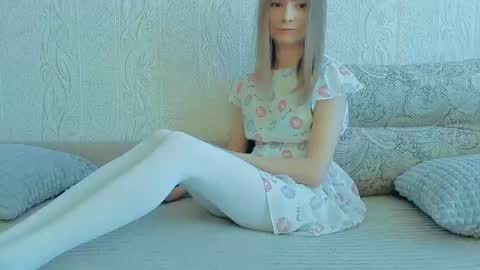 Lily online show from March 10, 7:10 am