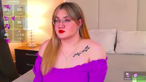 Nancy online show from September 22, 1:02 pm