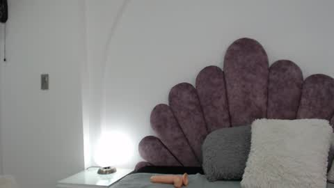 your_lady_milf online show from February 16, 3:16 pm