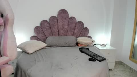 your_lady_milf online show from March 2, 3:16 pm