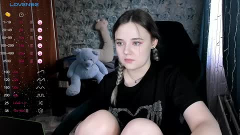 Molly online show from December 5, 7:05 am