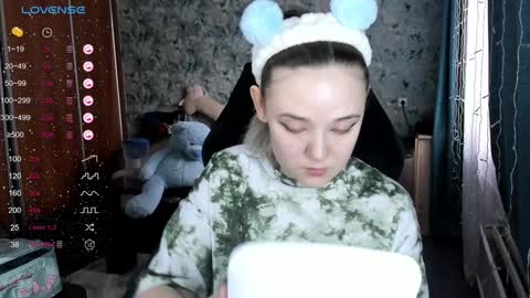 Molly online show from December 8, 6:11 am