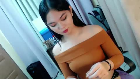 Hi its me Yna online show from December 11, 8:07 pm