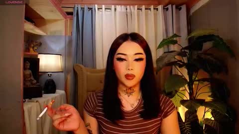 kim online show from November 18, 7:46 am