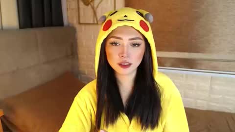 JEN  online show from September 9, 11:54 am