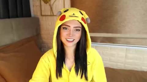 JEN  online show from September 10, 9:20 am