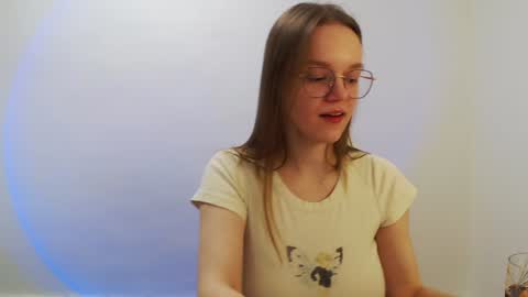 Snapshot of yourdreamray chatting on February 1, 9:40 pm Lana online show from February 1, 9:40 pm