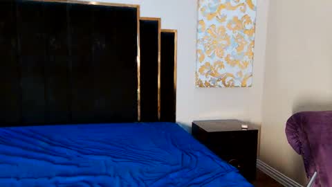 Horny Hotwife Wants To Play online show from September 12, 6:46 am