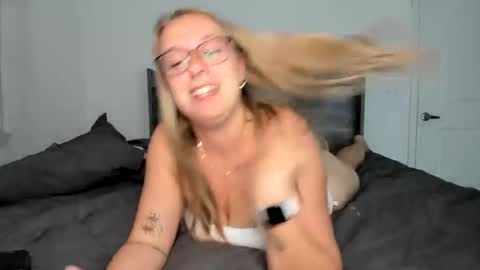 Amanda Ivy online show from October 2, 3:02 am