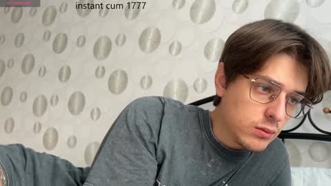 Chris online show from December 3, 8:16 am