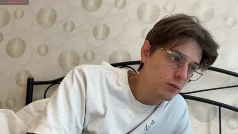 Chris online show from February 3, 8:13 am