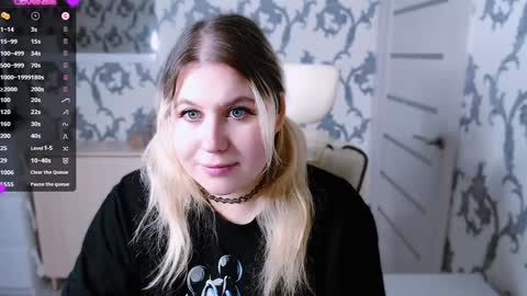 Snapshot of yourkarma_2_0 chatting on December 16, 12:06 pm Karma online show from December 16, 12:06 pm