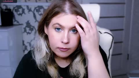 Snapshot of yourkarma_2_0 chatting on October 3, 10:23 am Karma online show from October 3, 10:23 am