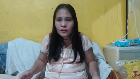 Snapshot of yourlove_regine chatting on January 13, 11:19 am Regine online show from January 13, 11:19 am