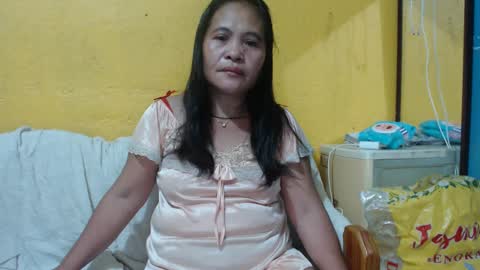 Snapshot of yourlove_regine chatting on January 13, 7:42 pm Regine online show from January 13, 7:42 pm