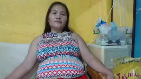 Snapshot of yourlove_regine chatting on January 16, 6:25 am Regine online show from January 16, 6:25 am