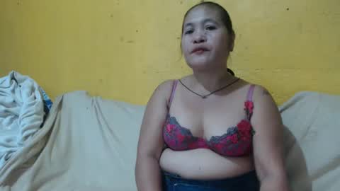 Snapshot of yourlove_regine chatting on January 20, 11:32 pm Regine online show from January 20, 11:32 pm