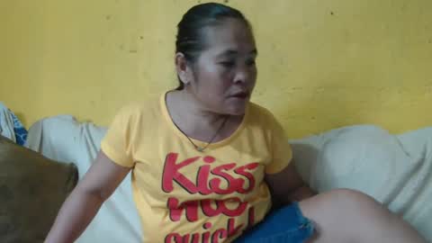 Snapshot of yourlove_regine chatting on January 21, 2:33 am Regine online show from January 21, 2:33 am