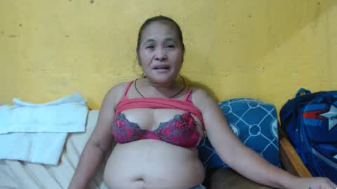 Snapshot of yourlove_regine chatting on January 22, 8:07 am Regine online show from January 22, 8:07 am