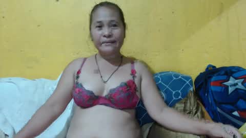 Snapshot of yourlove_regine chatting on January 22, 11:12 am Regine online show from January 22, 11:12 am