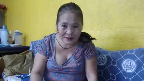 Snapshot of yourlove_regine chatting on January 24, 5:10 am Regine online show from January 24, 5:10 am