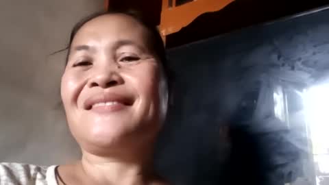 Snapshot of yourlove_regine chatting on January 25, 7:38 am Regine online show from January 25, 7:38 am