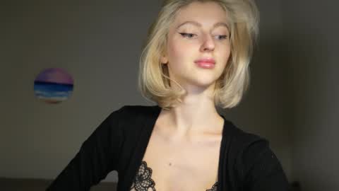 Snapshot of yournaughtymiss chatting on December 2, 1:14 am Eva online show from December 2, 1:14 am