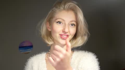 Snapshot of yournaughtymiss chatting on December 24, 11:55 pm Eva online show from December 24, 11:55 pm