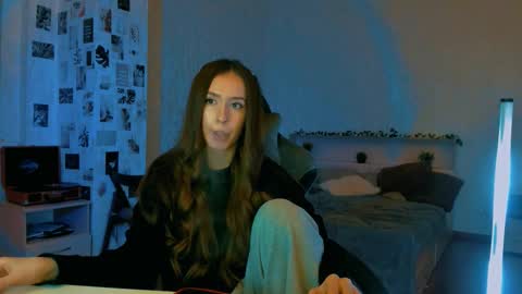 Eva online show from October 22, 7:35 pm