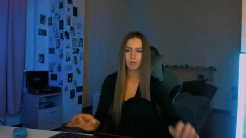 Eva online show from November 21, 7:56 pm