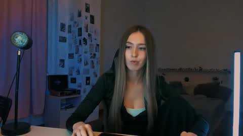 Eva online show from November 24, 8:08 pm