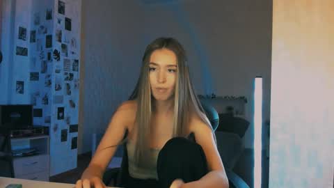 Eva online show from November 30, 7:51 pm