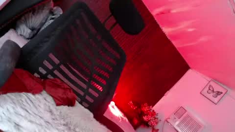 Snapshot of yoursluttywhore chatting on February 21, 2:39 am Snow Galvez online show from February 21, 2:39 am