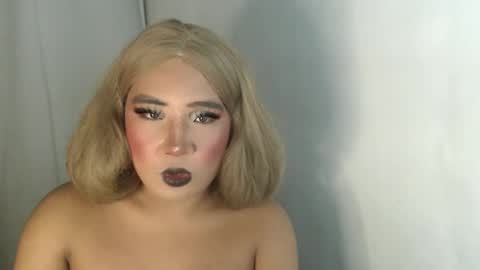 Snapshot of yourtransjeen chatting on February 25, 7:03 pm Jeen online show from February 25, 7:03 pm