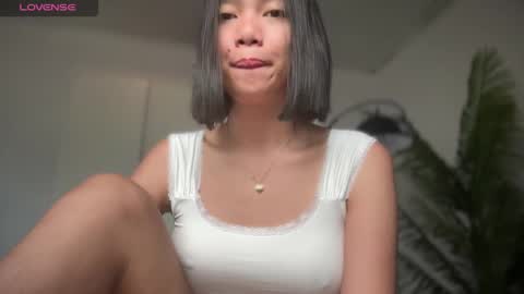 YowgineTheGreat online show from December 31, 1:36 am