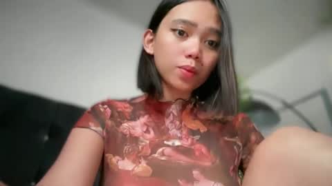 YowgineTheGreat online show from March 5, 5:18 am