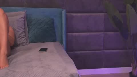 Foxie online show from September 19, 6:04 am