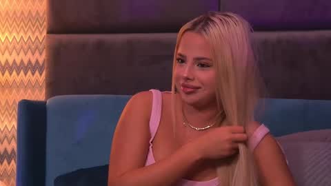 Foxie online show from September 25, 3:43 am