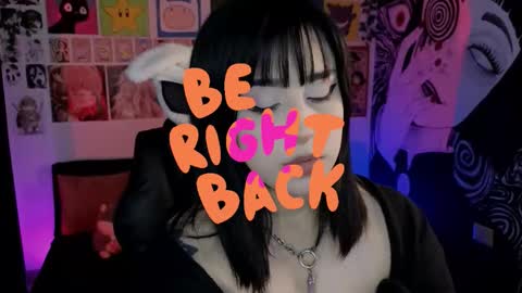    rawr   Anne Independent model      online show from October 2, 3:52 pm