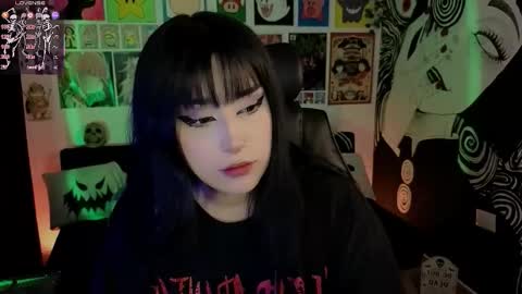    rawr   Anne Independent model      online show from October 27, 11:20 pm