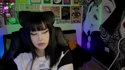    rawr   Anne Independent model      online show from November 21, 1:37 am