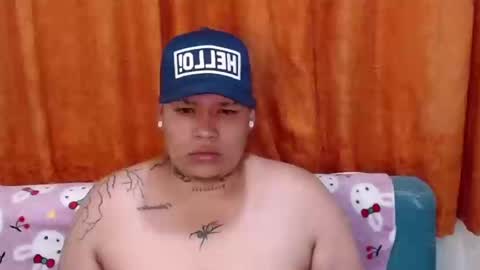 Snapshot of yulandval chatting on September 20, 12:11 am yul and val couple online show from September 20, 12:11 am