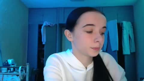 Yuliia online show from October 19, 9:32 am