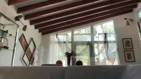 yumiandwolf online show from October 6, 9:56 pm