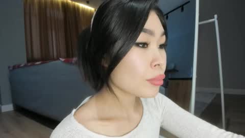 Yumi online show from December 20, 4:20 am