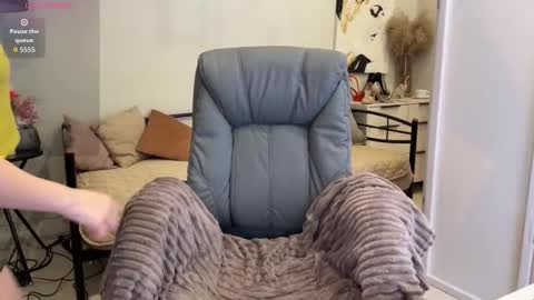 Snapshot of yummy_jane_ chatting on November 16, 1:11 am Yummy Jane online show from November 16, 1:11 am