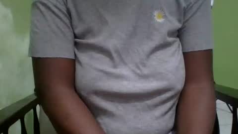 Snapshot of yummychocolate_2 chatting on November 23, 2:44 am YUMMY online show from November 23, 2:44 am