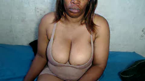 yummytittsxx online show from January 4, 4:55 am